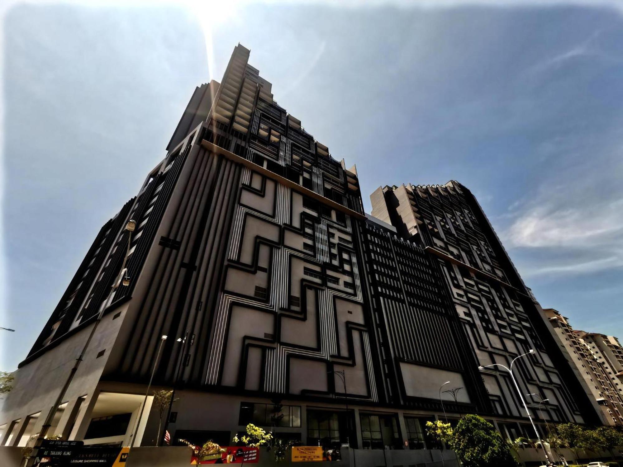 Attic Home Melaka Imperio Residence & Jonker Exterior photo